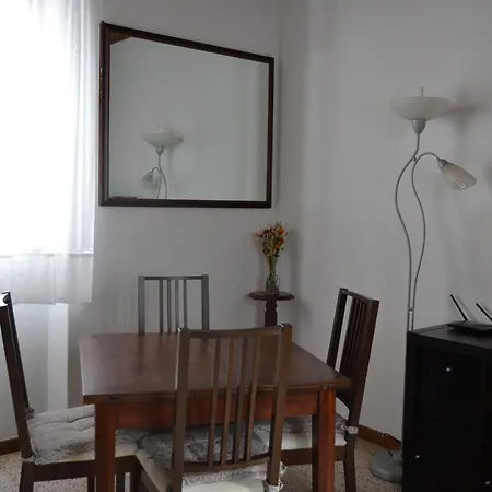 Hébergement de vacances La Rosa E La Spina - Indipendente Con Giardino Privato - Dervio, Di Dervio