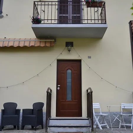 La Rosa E La Spina - Indipendente Con Giardino Privato - Dervio, Di Tatil Evi