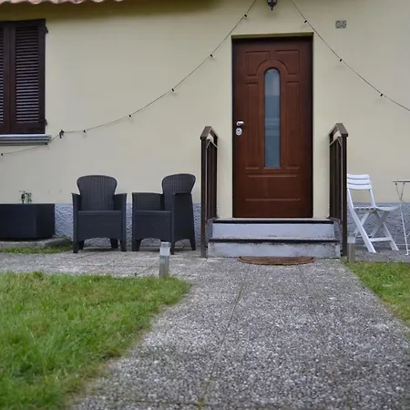 Hébergement de vacances La Rosa E La Spina - Indipendente Con Giardino Privato - Dervio, Di *